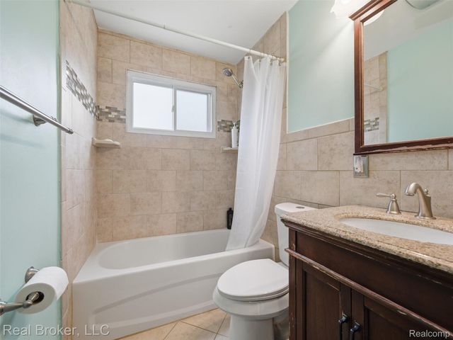 1584 Beaupre Avenue, Madison Heights, MI 48071