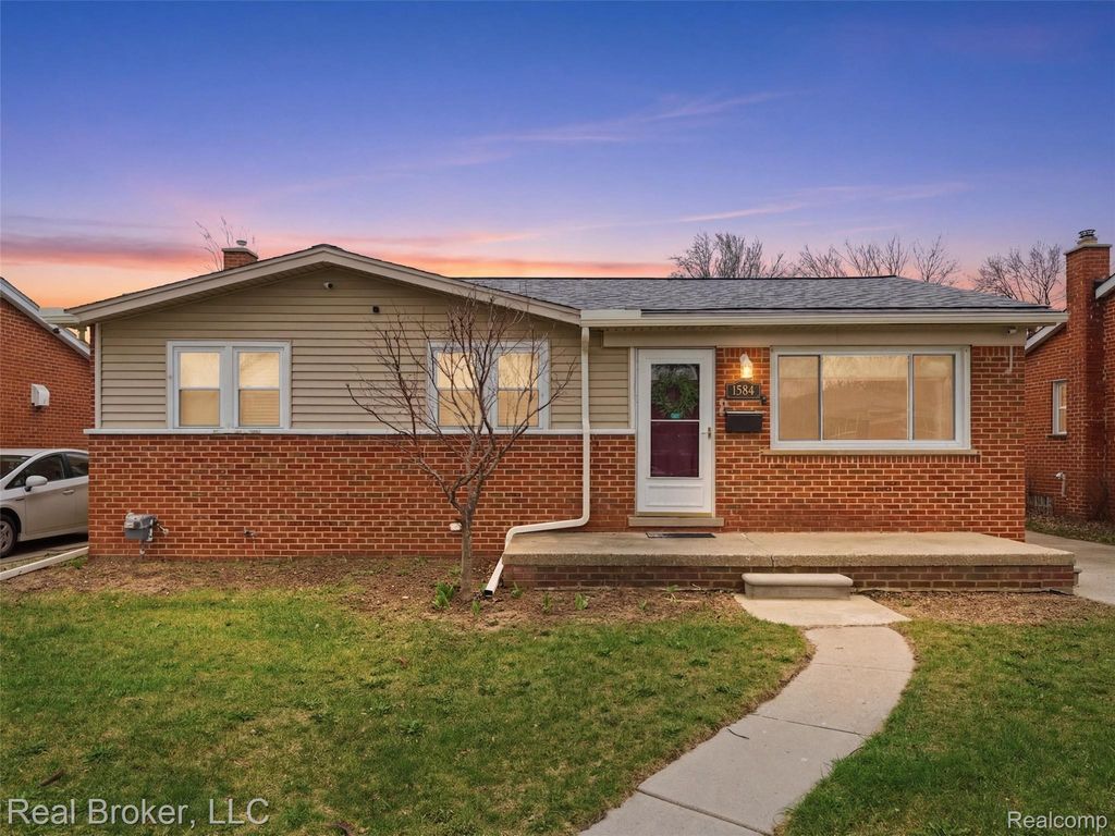 1584 Beaupre Avenue, Madison Heights, MI 48071