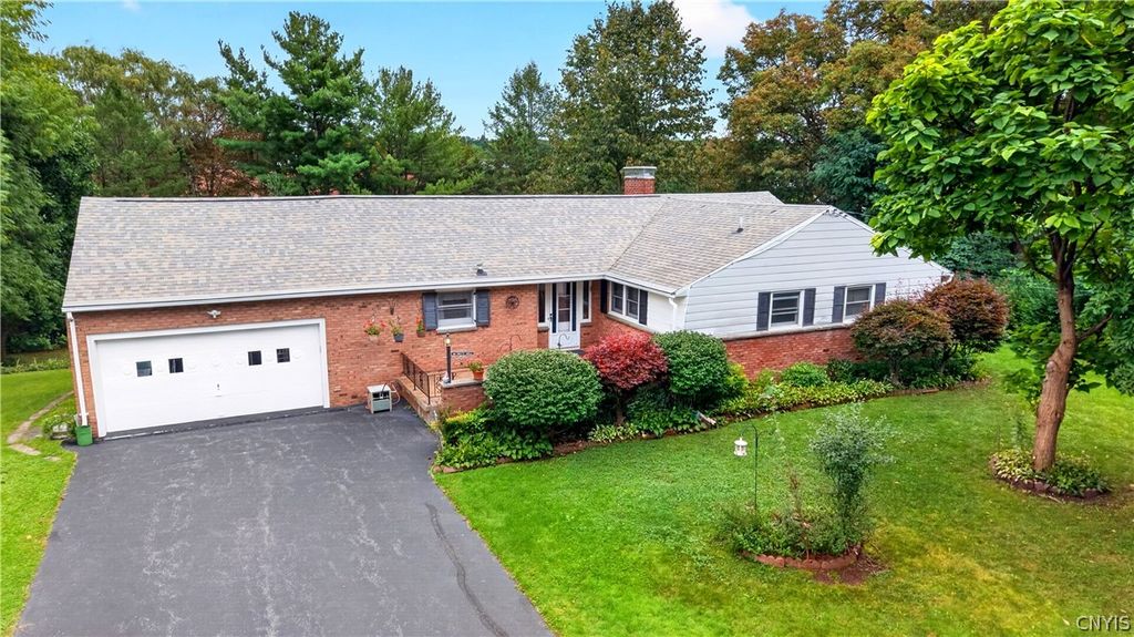 108 Fayette Circle, Manlius, NY 13066