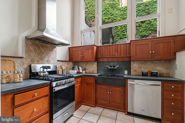 333 S 6TH ST, Philadelphia, PA 19106