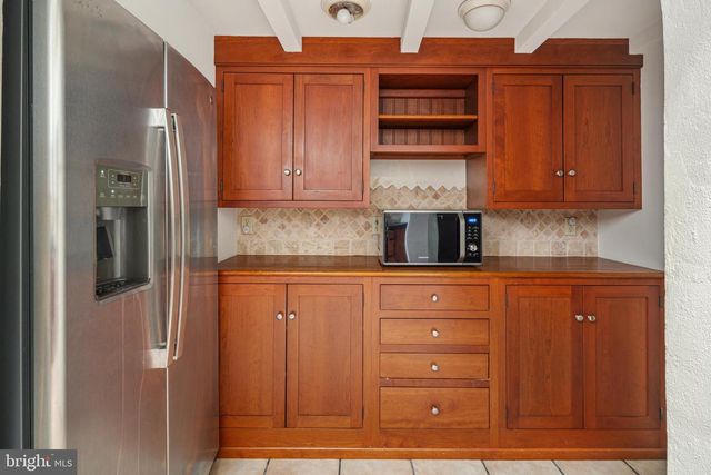 333 S 6TH ST, Philadelphia, PA 19106