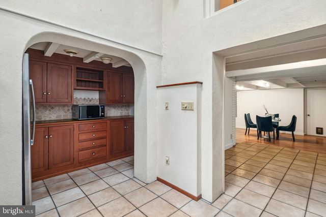 333 S 6TH ST, Philadelphia, PA 19106