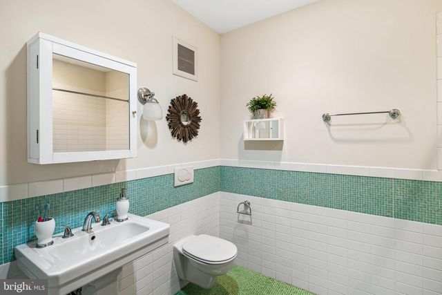 333 S 6TH ST, Philadelphia, PA 19106