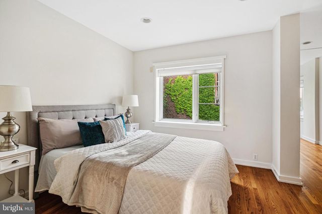 333 S 6TH ST, Philadelphia, PA 19106