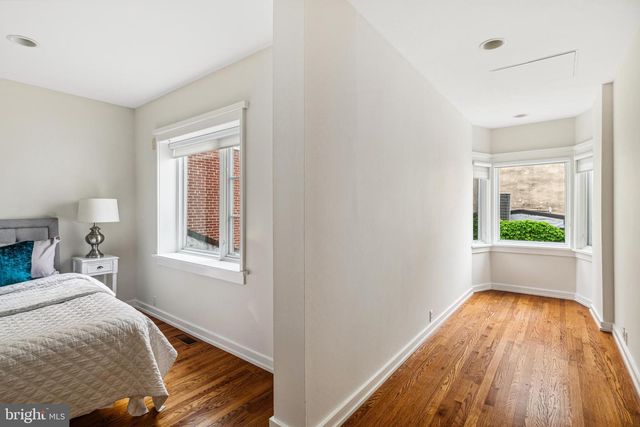 333 S 6TH ST, Philadelphia, PA 19106