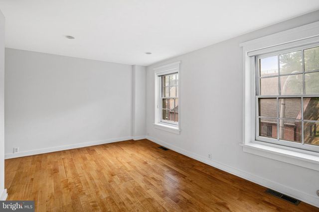 333 S 6TH ST, Philadelphia, PA 19106