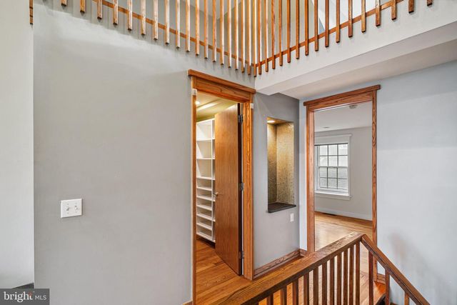 333 S 6TH ST, Philadelphia, PA 19106