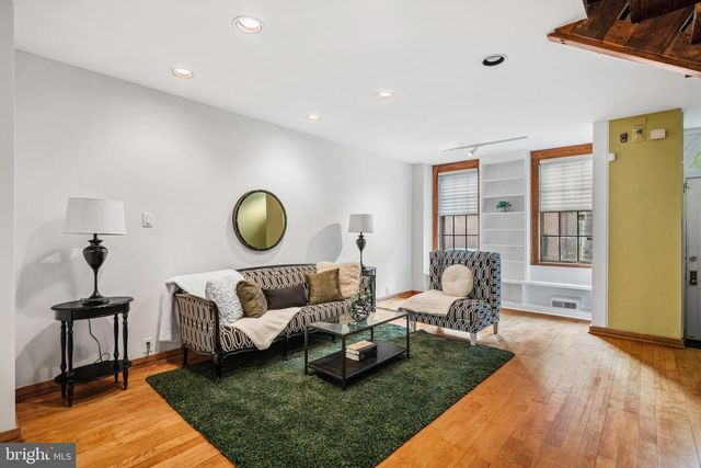 333 S 6TH ST, Philadelphia, PA 19106