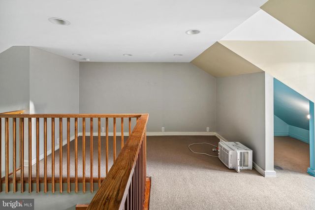 333 S 6TH ST, Philadelphia, PA 19106