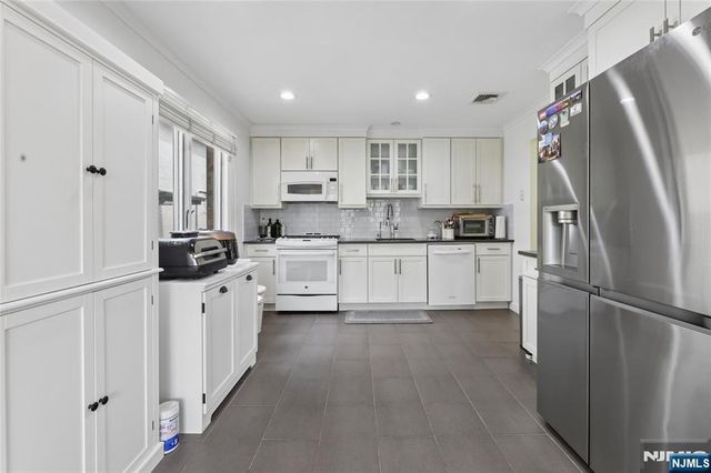 1435 14th Street, Fort Lee, NJ 07024