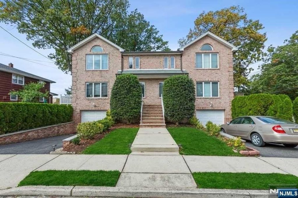 1435 14th Street, Fort Lee, NJ 07024