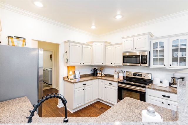 612 Whitcliff Drive, Cave Springs, AR 72718