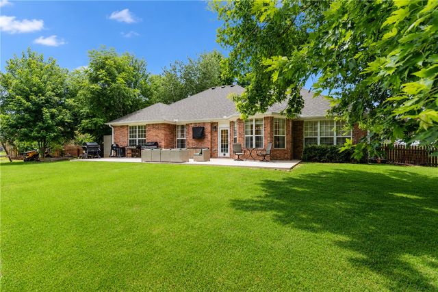 612 Whitcliff Drive, Cave Springs, AR 72718