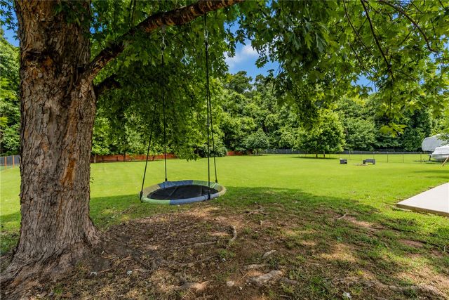 612 Whitcliff Drive, Cave Springs, AR 72718