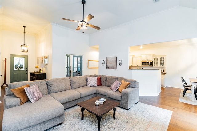 612 Whitcliff Drive, Cave Springs, AR 72718