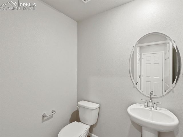 6786 Roundtail Way, Colorado Springs, CO 80925