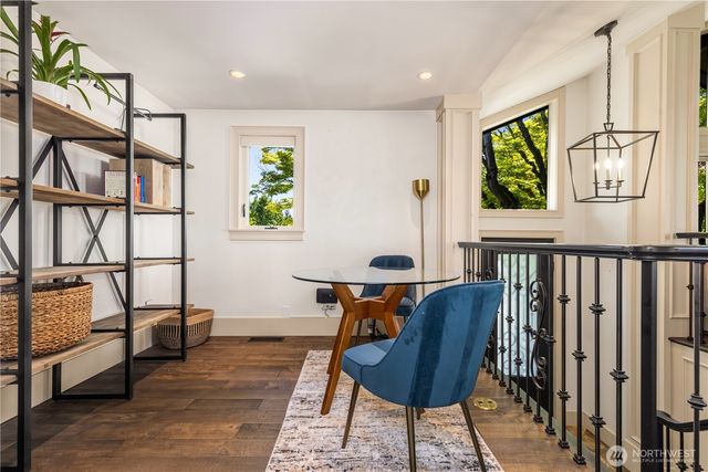 10510 NE 44th Street, Kirkland, WA 98033