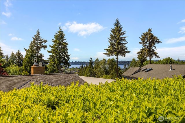 10510 NE 44th Street, Kirkland, WA 98033