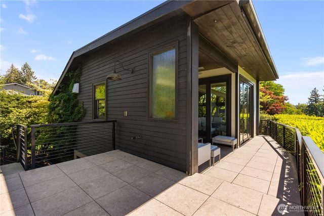 10510 NE 44th Street, Kirkland, WA 98033
