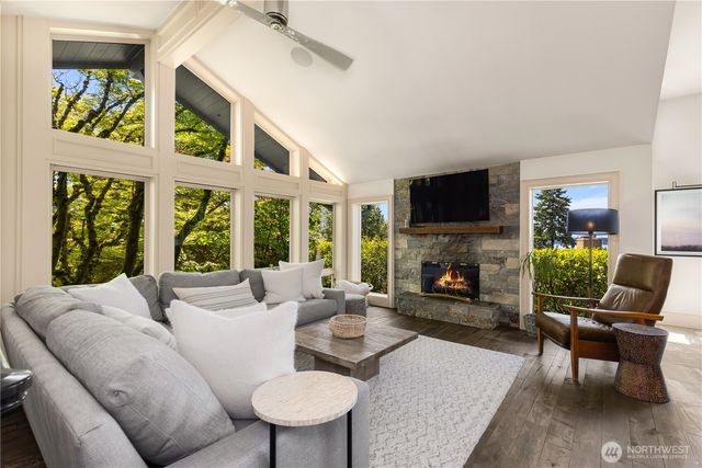 10510 NE 44th Street, Kirkland, WA 98033