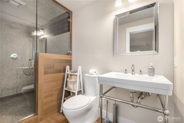 10510 NE 44th Street, Kirkland, WA 98033
