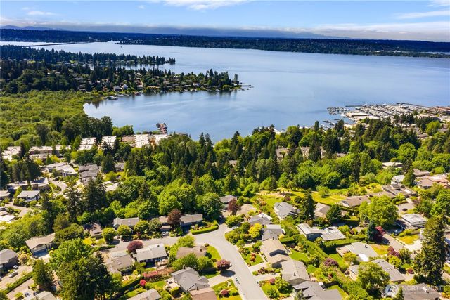 10510 NE 44th Street, Kirkland, WA 98033