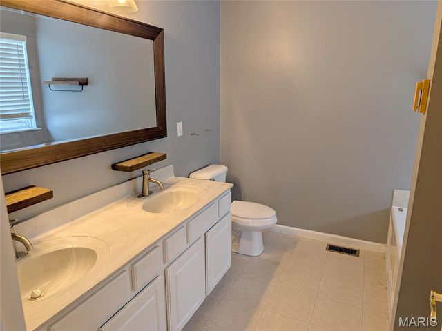 488 Fortress Court, St Charles, MO 63303