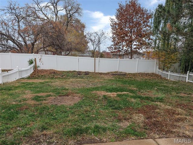 488 Fortress Court, St Charles, MO 63303