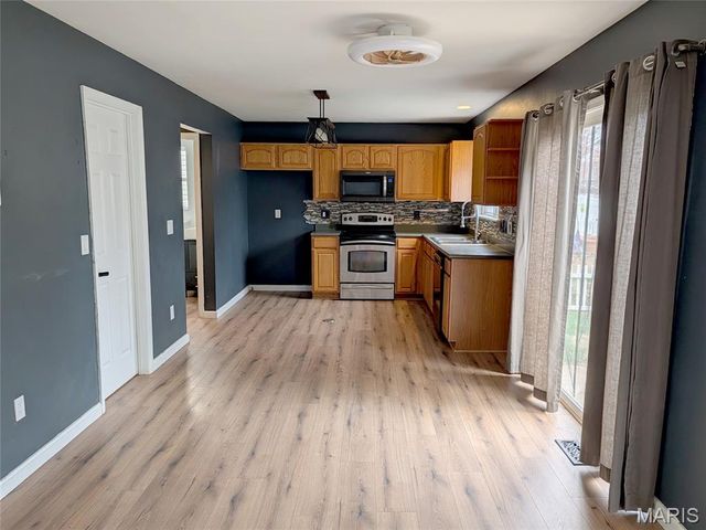 488 Fortress Court, St Charles, MO 63303