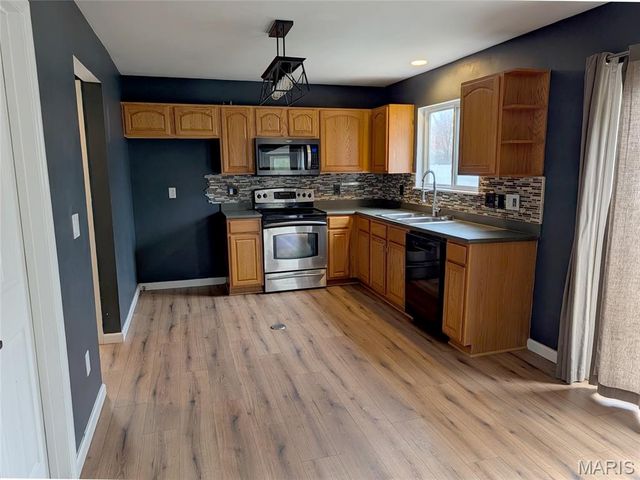 488 Fortress Court, St Charles, MO 63303