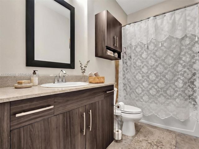 20973 NW 1st Dr, Pembroke Pines, FL 33029