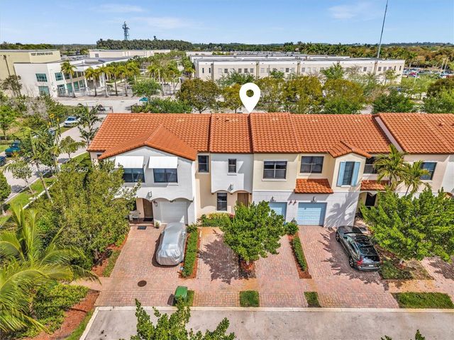 20973 NW 1st Dr, Pembroke Pines, FL 33029