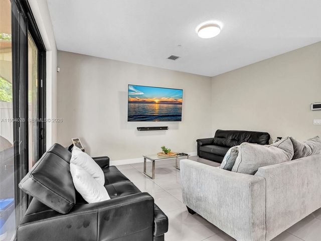 20973 NW 1st Dr, Pembroke Pines, FL 33029
