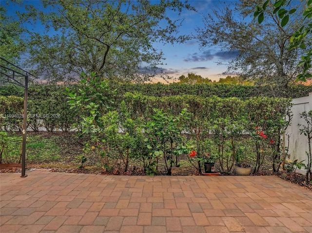 20973 NW 1st Dr, Pembroke Pines, FL 33029