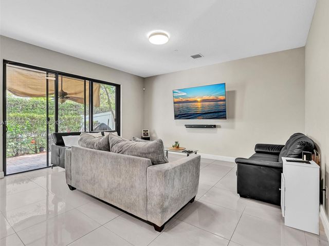 20973 NW 1st Dr, Pembroke Pines, FL 33029