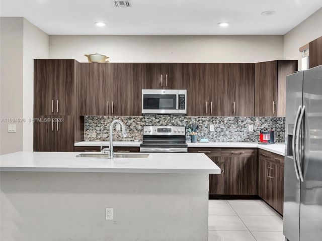 20973 NW 1st Dr, Pembroke Pines, FL 33029