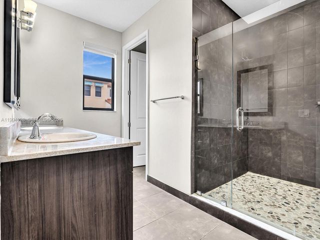 20973 NW 1st Dr, Pembroke Pines, FL 33029