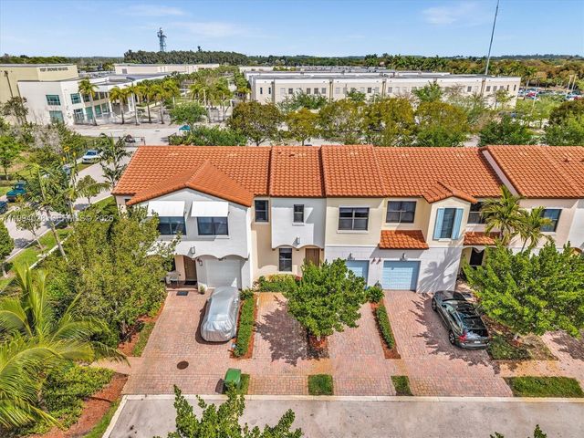 20973 NW 1st Dr, Pembroke Pines, FL 33029