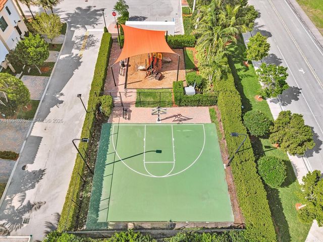 20973 NW 1st Dr, Pembroke Pines, FL 33029