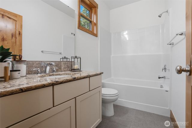 8283 NE 360th Street, Kingston, WA 98346