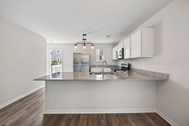 9 Bay Breeze Ln, Beaufort, SC 29907