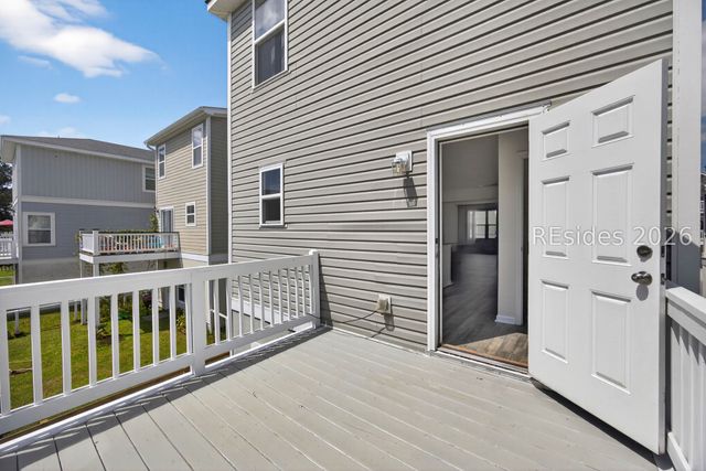 9 Bay Breeze Ln, Beaufort, SC 29907