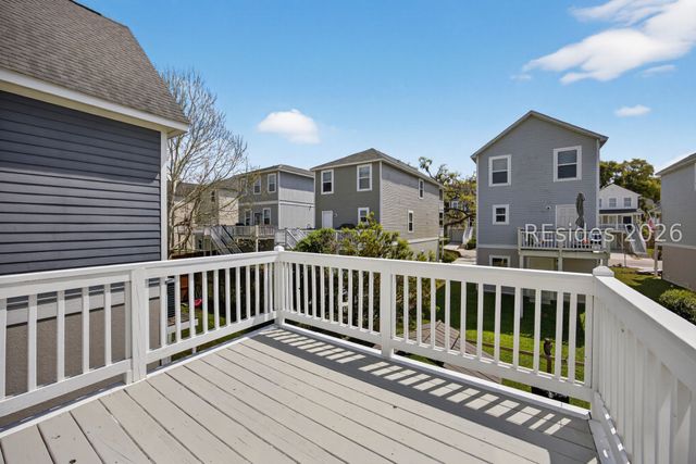 9 Bay Breeze Ln, Beaufort, SC 29907