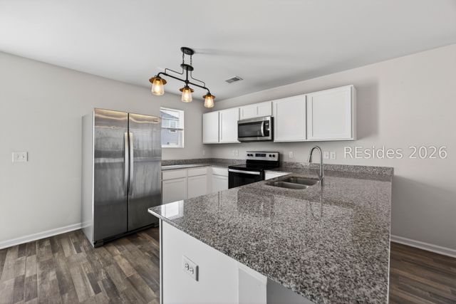 9 Bay Breeze Ln, Beaufort, SC 29907