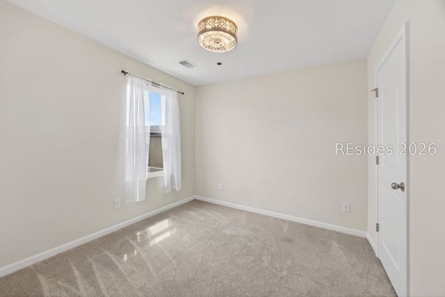 9 Bay Breeze Ln, Beaufort, SC 29907