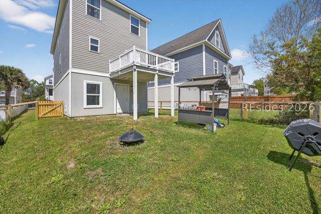 9 Bay Breeze Ln, Beaufort, SC 29907