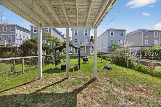 9 Bay Breeze Ln, Beaufort, SC 29907