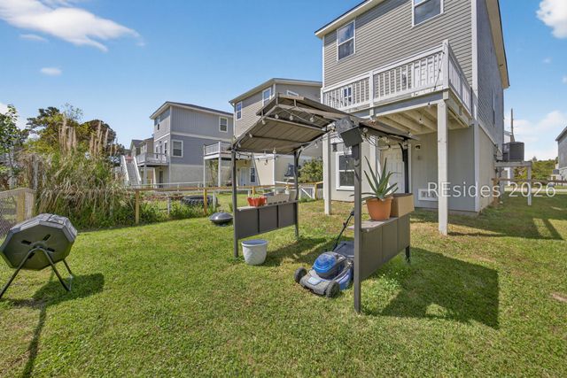 9 Bay Breeze Ln, Beaufort, SC 29907