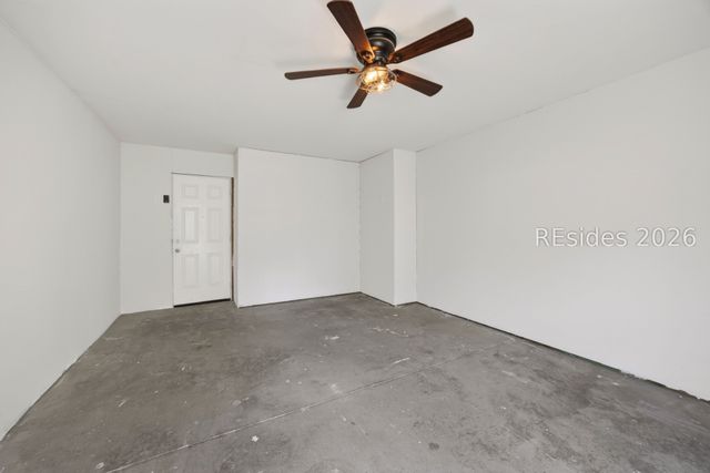 9 Bay Breeze Ln, Beaufort, SC 29907