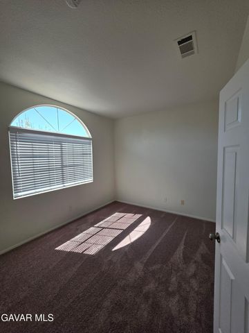 3321 Sungate Drive, Palmdale, CA 93551